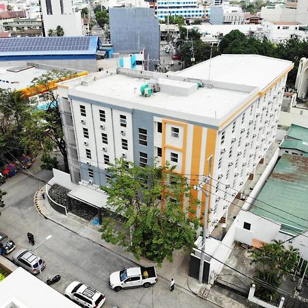 The City Flats Sacred Heart Makati City Exterior photo